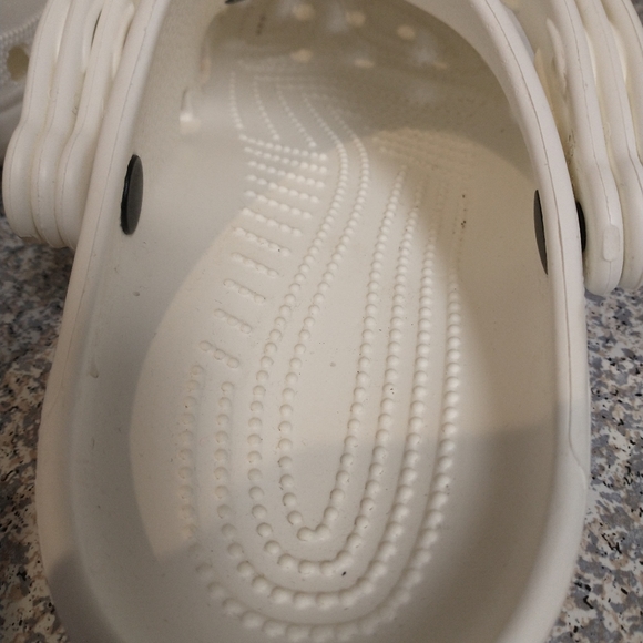 White Crocs (CHARMS NOT INCLUDED) - Picture 6 of 7